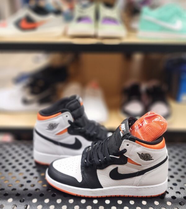 Air Jordan 1 Retro High 'Electro Orange'