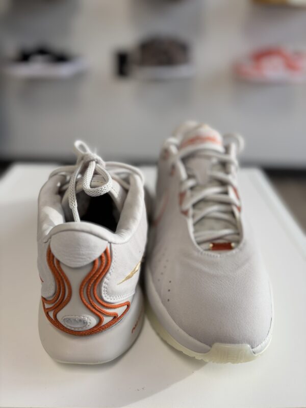 Nike LeBron 21 - Image 2