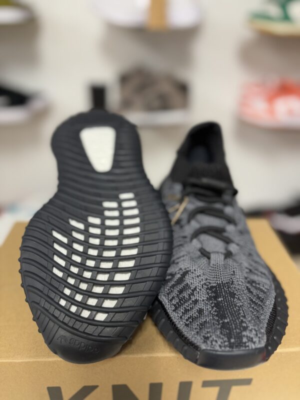 Adidas Yeezy 350 V2 - Image 2