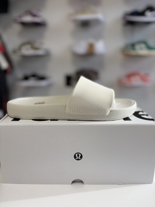 Lululemon Restfeel Slide