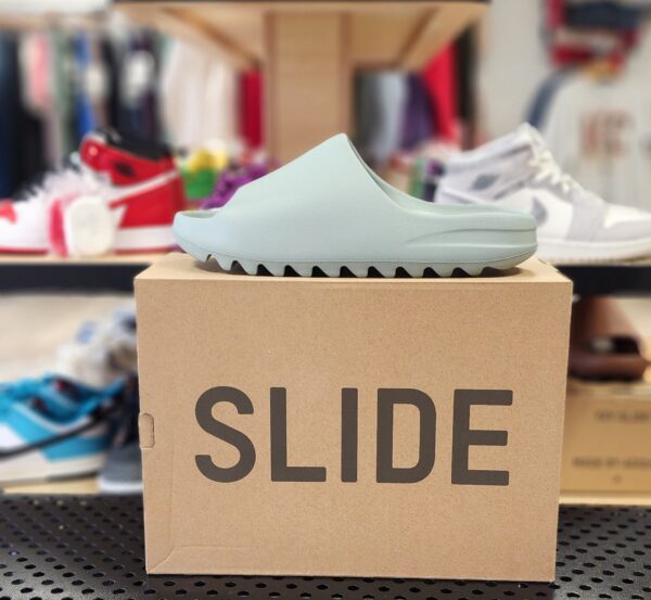Yeezy Slides - Image 3