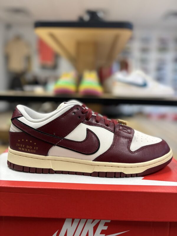 Nike Dunk Low SE 'Just do it'-Team Red