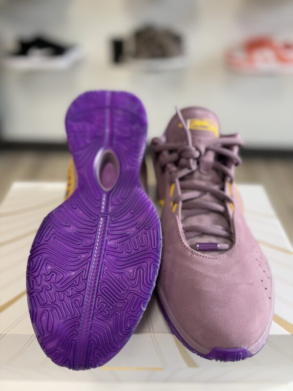 Nike LeBron 21 - Image 6