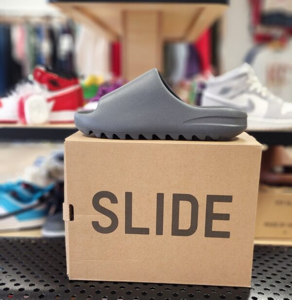 Yeezy Slides - Image 2