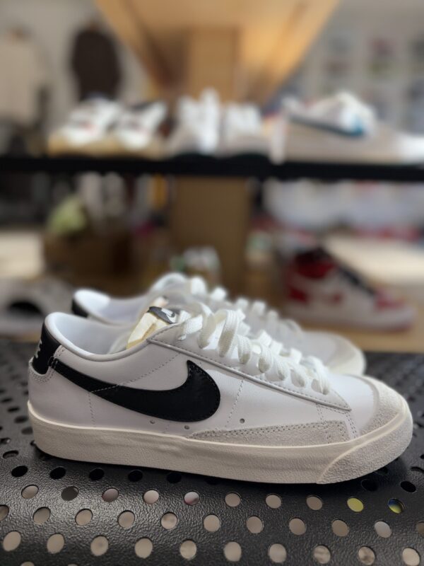 Nike Womens Blazer Low 77