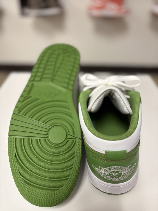 Jordan 1 Low SE - Image 2