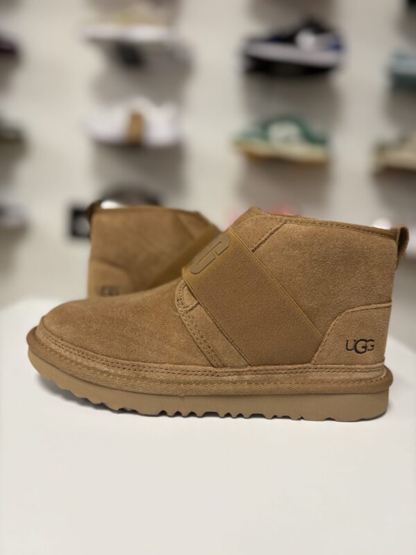 UGG Grade School Neumel 11