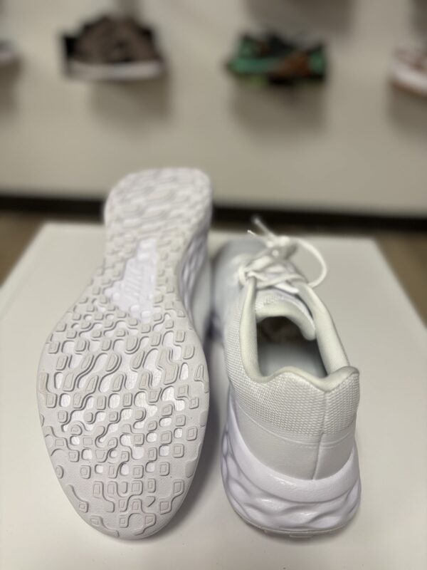 Nike Revolution 6 - Image 2