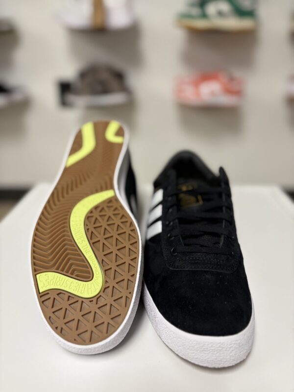 Adidas PUIG indoor Skate - Image 2