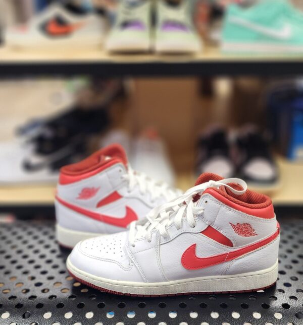 Air Jordan 1 Mid SE