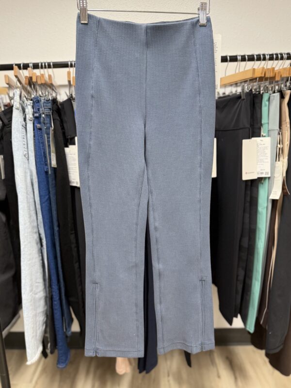 Lululemon Ribbed Softstreme Zip-Leg HR Crop