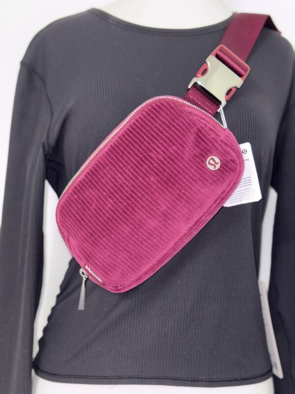 Lululemon Iconic Belt Bag