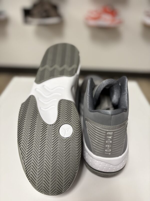 Jordan Max Aura 2 - Image 2