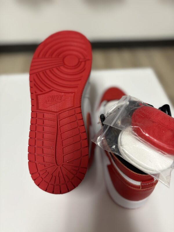 Air Jordan 1 Mid SE - Image 2
